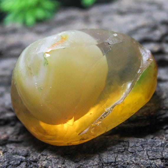 Beautiful Quality SPECIMEN Opal Egg Raw , Ethiopian Opal Rough, Multi Fire Opal RAW, Crystal Opal Raw, 34x25x19 MM, 81.20 Carats.