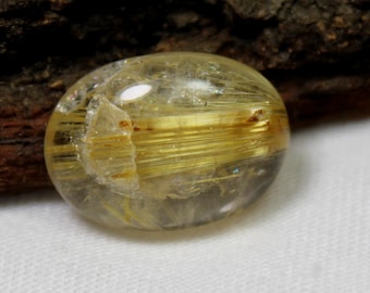 Golden Rutile Quartz Cabochon: 7.32 Carat Oval Gemstone