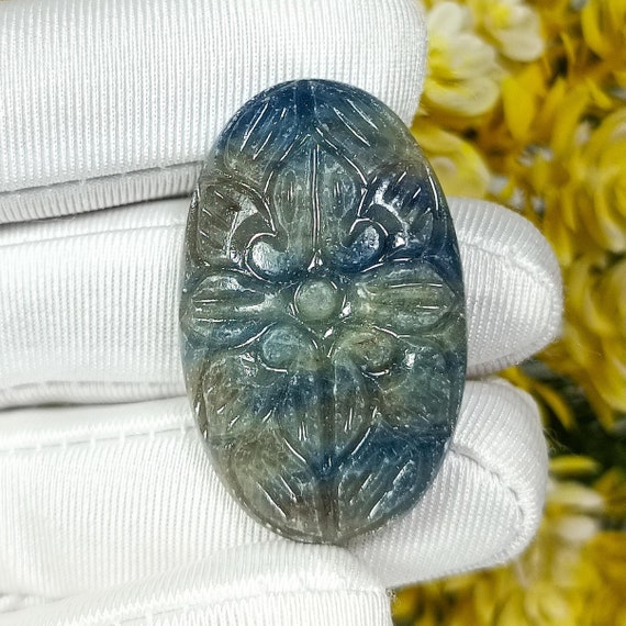 Natural Blue Sapphire Carving: Oval Gemstone for Pendant, Necklace