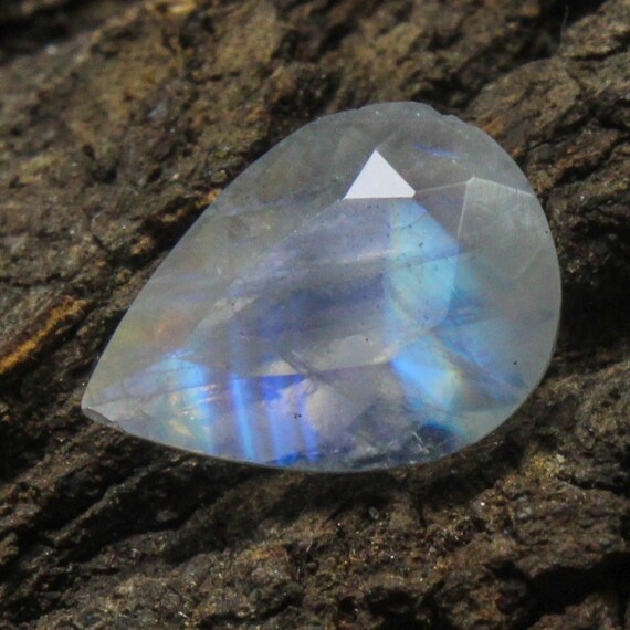 Faceted Rainbow Moonstone Pear Gemstone: 2.80 Carat, 11x8x6 mm