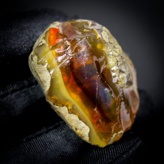 AAA+++ Opal, Specimen Opal Raw, Natural Ethiopion Opal Raw, Rainbow Fire, Opal Rough 38x32x22 mm,128.00 CTS
