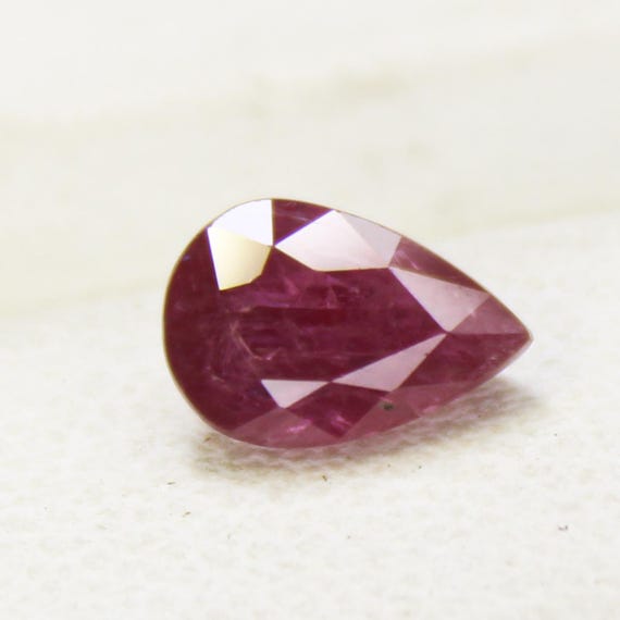 Faceted Red Ruby Pear Cut Stone: 1.25 CT, 8x5x4 mm