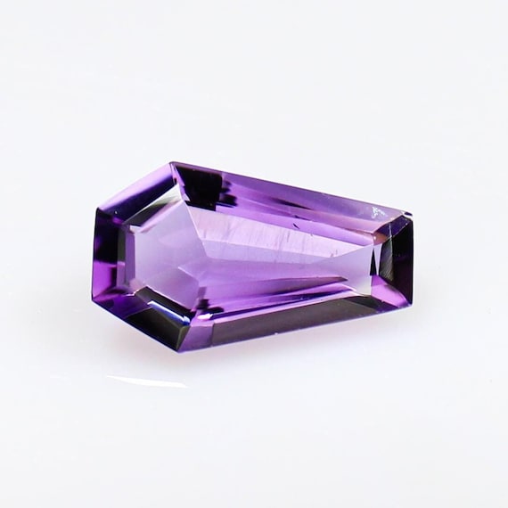 3.25 Carats Natural Amethyst Faceted ,Natural Purple Amethyst Gemstone, Coffine Shape Cut Loose Stone for Jewelry Making, Ring, 14X9X5 mm.