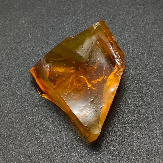 Natural Oil Ethiopian Opal Specimen, Rainbow Fire, Opal Rough (23X23X15 mm, 26.95 CTS)