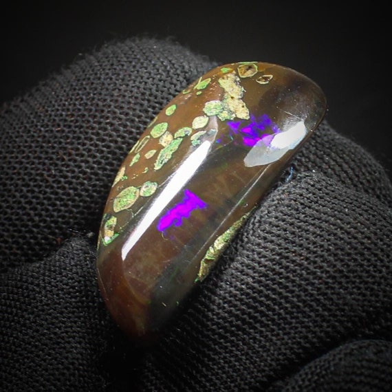 Opal Raw Crystal , Opal Tumbled, Natural Specimen Opal, Opal Smooth Polished Raw, Opal Crystal, Opal Rough 24.00 Carats, 29x13x11 mm