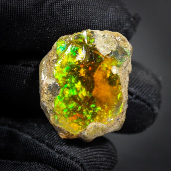 33 Cts Nice Opal Raw, Specimen Opal Raw, Natural Ethiopion Opal Raw, Rainbow Fire, Opal Rough 26X21X10 MM