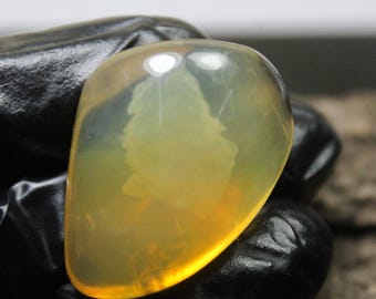 Natural Ethiopian Opal Egg: Polished Multi Fire Tumble Stone (34x25x17 MM, 71.65 Carats)
