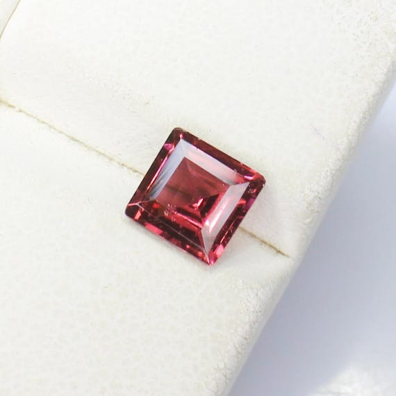 Faceted Red Garnet: 6x6mm Square Cut Loose Gemstone, 1.00 ct