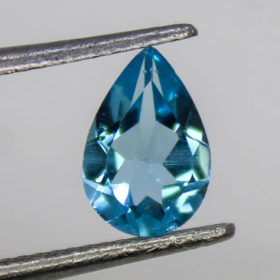 Natural Sky Blue Topaz Cut : Pear Faceted Gemstones, 1.15 Carats (9x6x3 mm)