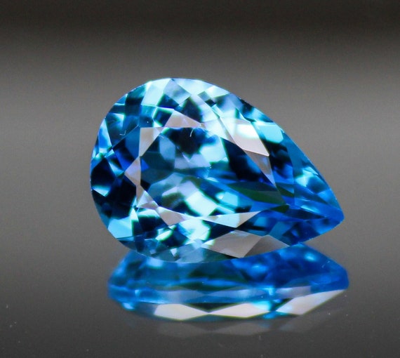 Amazing Quality Natural Rare Swiss  Blue Topaz Pear ,High Quality Of Loop Clean Blue Topaz For Jewelery Making,5.00 Cts Piece
