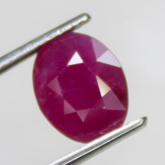 Natural Pink Ruby Faceted Gemstone: (10x7x5 mm 3.90 Carat) Jewelry Making Stone