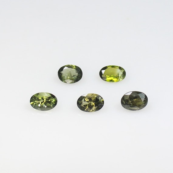 Natural Green Tourmaline Gemstone Lot: Faceted Oval Stones, 2.20 CTS (5 Pcs)
