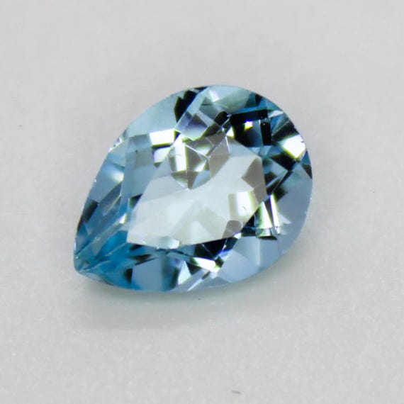 Natural Sky Blue Topaz Cut : Pear Faceted Gemstones, 1.70 Carats (9X7X4 mm)