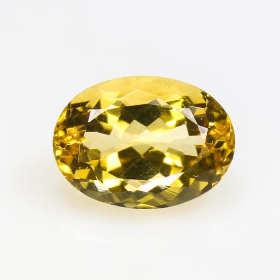 Natural Faceted Yellow Citrine Gemstone: Oval Cut, 7.15 CTS (15x10x7 MM)