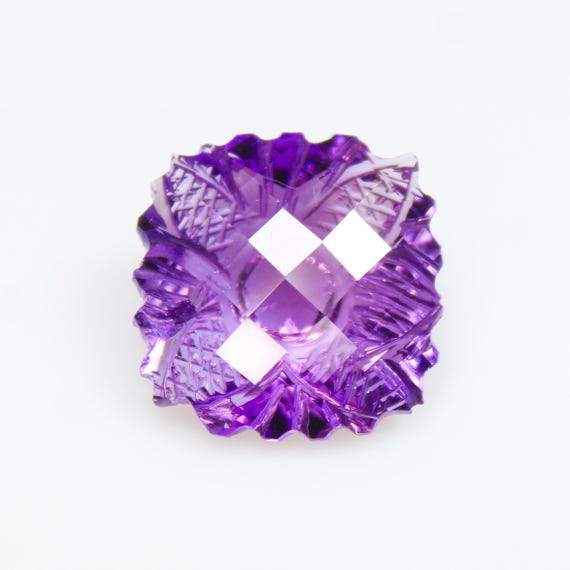 Natural Purple Amethyst Carving: Flower Gemstone (20x20x11 mm, 23.00 CT)