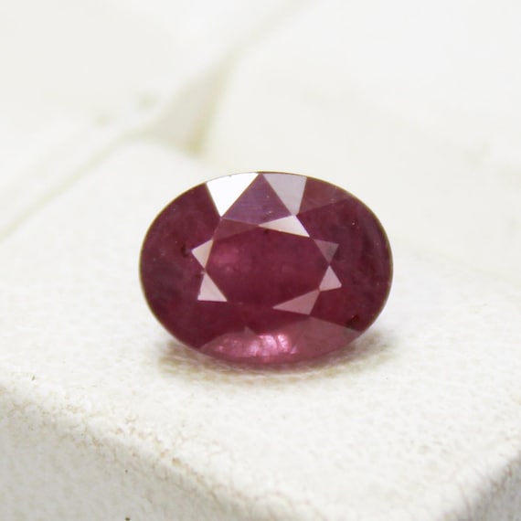 Faceted Red Ruby Oval Cut Gemstone: 2.00 CT, 8x6x5 mm