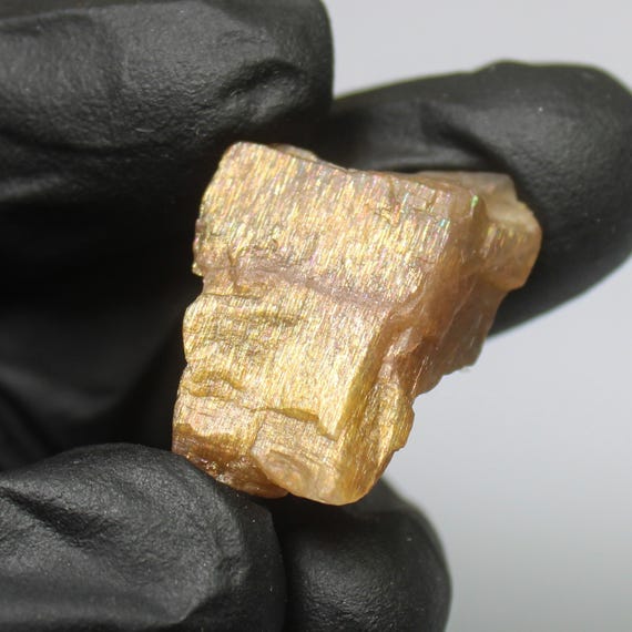 Raw Orange Sunstone Piece: Natural Gemstone for Jewelry Making (26.00 Carats, 25x15x10 mm)