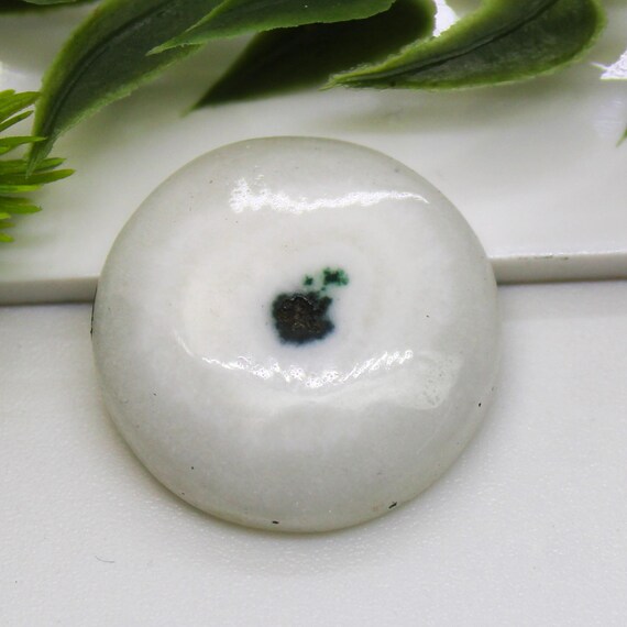 Solor Quartz Cabochon: Round Gemstone for Jewelry Making (22x22x5 Carats, 21.90 mm)