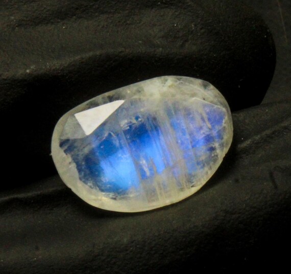 Rainbow Moonstone Rose Cut Gemstone: 4.35 Carat, 15x10x3 mm