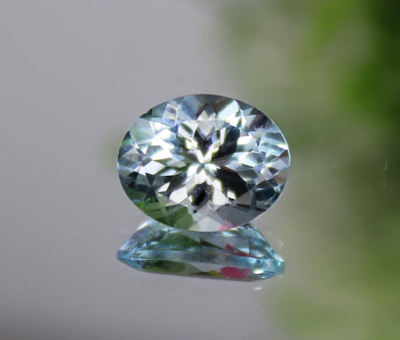 Natural Faceted Oval Blue Aquamarine Gemstone, 2.35 Ct (10x8x5 MM)
