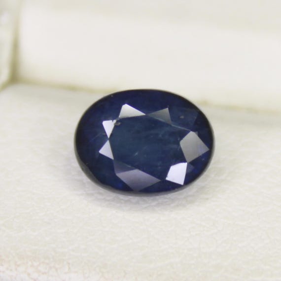 Natural Faceted Blue Sapphire Piece In Oval Shape 2.20 Carats 8x6x4 mm Size
