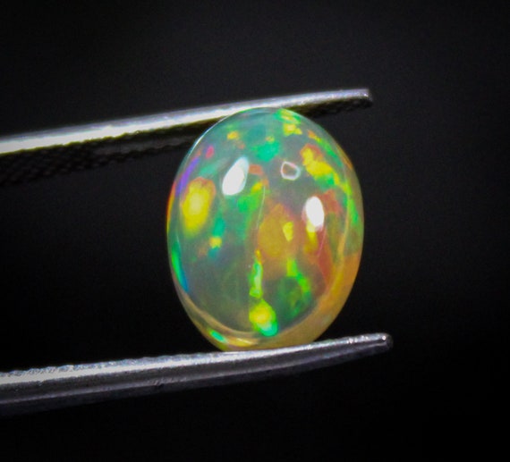 Natural Ethopian Opal Cabochoan,Amazing Multi Fire Opal 3.30 Ct Piece,Beautiful Oval White Base Opal,Amazing Quality 12x9x6 MM