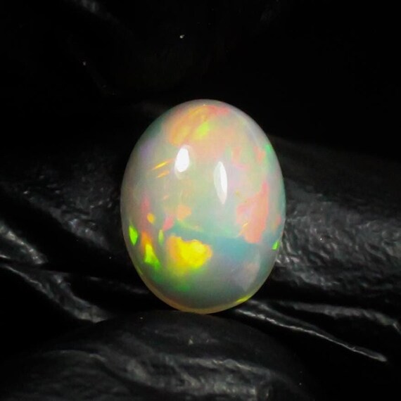 Natural Welo Opal Cabochon: Multi Fire Oval Gemstone, 1.85 CTS (10x8x5 MM)