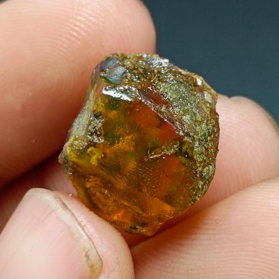 Natural Oil Ethiopian Opal Specimen, Rainbow Fire, Opal Rough (17X15X12 mm, 13.20 CTS)