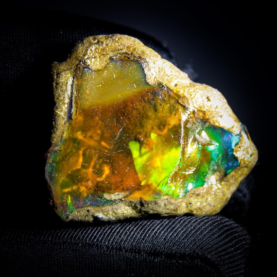 Top Quality Opal Raw, Specimen Opal Raw, Crystal Opal Raw, Ethiopian Opal Rough, Multi Fire Opal, 36x32x11 MM, 60.45 Carats.