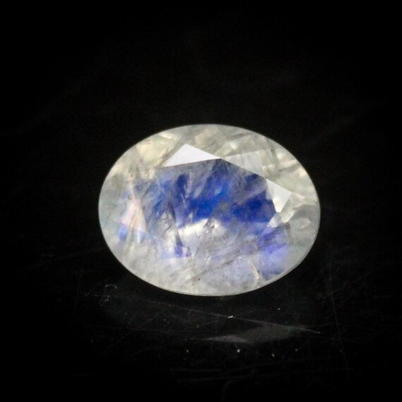 Faceted Rainbow Moonstone Gemstone: 3.50 Carat Oval Stone, 11x9x6 mm