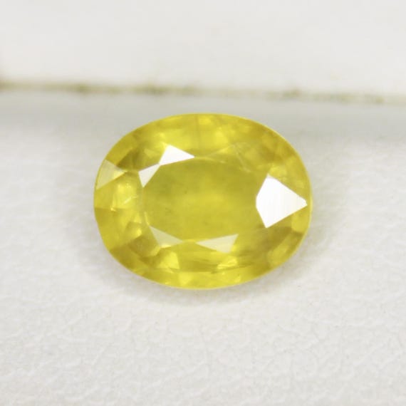 Natural Faceted Yellow Sapphire Piece In Oval Shape 1.50 Carats 8x6x3 mm Size