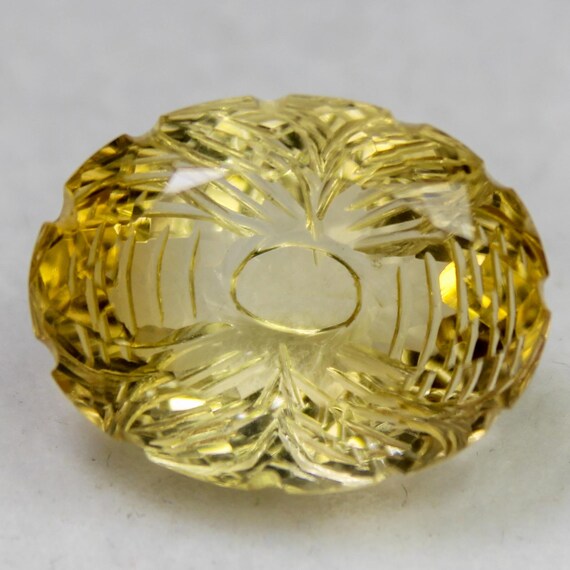 Natural yellow Citrine Carving: Oval Cut Loose Gemstone (15.20 CT, 18x14x10 mm)
