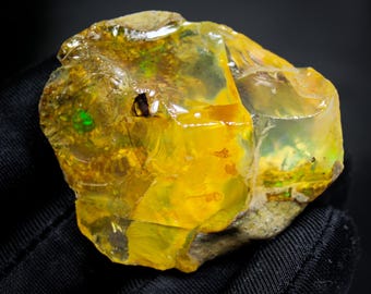 Natural Ethiopian Opal Crystal: Raw Rainbow Stone Specimen, 126.00 Cts