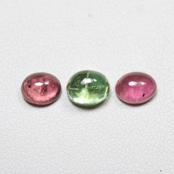 Multi Tourmaline Cabochon Lot: Oval Gemstones, 4.00 Carats (7-8mm