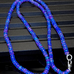 Natuurlijke blauwe vuuropaal kralenketting: Ethiopische opaal, minimalistische stijl