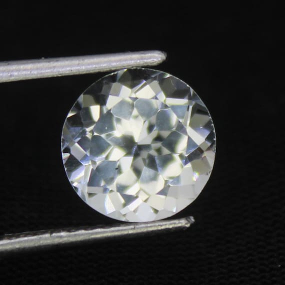 Natural Faceted White Topaz: 3.20 Carat Round Gemstone (9x9x5 mm)