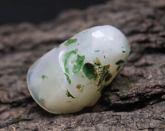 Ethiopian Opal Raw Specimen: Multi Fire Gemstone (30x17x12 MM, 30.80 Carats