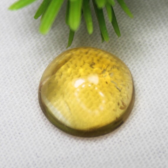 Natural Yellow Citrine Cabochon: 5.24 Carat Round Gemstone, 12x12x5 mm