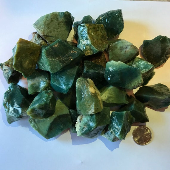 【中古】 　JASPER Big Sale!! 2000 Carat Lots of Green Jasper Rough + a Free Faceted