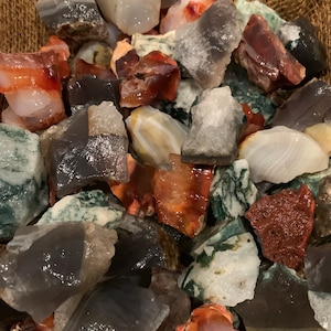 Big Sale!! 500 Carat Lots of Natural MIXED Agate Rough + A Free Faceted gemstone