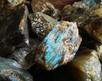 Summer Sale!! 1000 Carat Lots of Unsearched Natural Labradorite Rough + a Free faceted Gemstone