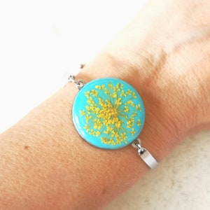 Real flower bracelet. Dried flower bracelet. Flower jewelry. Botanical jewelry. Floral bracelet. Gift for women. Yellow flower.