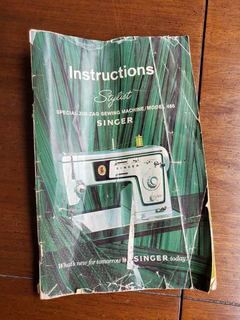 Singer Zig Zag Sewing Machine Model 466 - Made in Great Britian - Circa ...