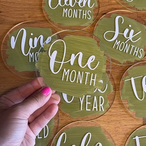 Milestone Discs / Monthly Photos / Baby Shower Gift / Hello World ...