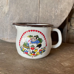 Small enamel pot, country kitchen,