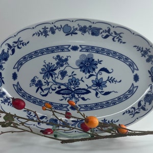 Vintage serving platter, meat platter, porcelain onion pattern
