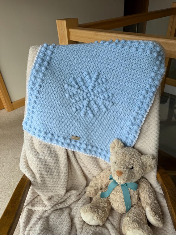 UK Terminology Christmas Baby Blanket | Snowflake Blanket | Christmas Crochet | Puff Stitch Blanket | Bobble Stitch Blanket.