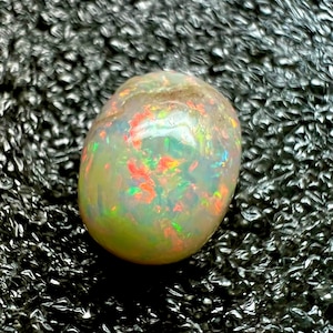Opale di base bianco, opale di fuoco multiplo, cabochon opale australiano naturale, gemma sciolta, cabochon opale australiano, come questo opale 13X10X6MM C4.65