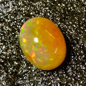 Natürlicher äthiopischer Opal Cabochon, natürlicher Opal, brauner Basisstein, Oktober Geburtsstein, lose Edelsteinform, ovale Form, Größe 17x13X9MM Ct. 12,10