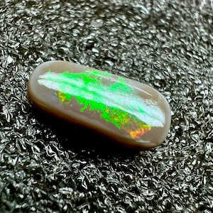 Cabochon opale australiano, cabochon opale australiano naturale, pietra multi fuoco, pietra Welo, opale australiano, 15X7X4MM Ct.3.40 per fare anello